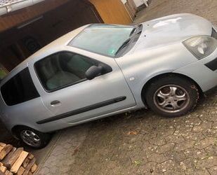 Renault Renault Clio Authentique 1.2 16V 55kW Authentique Gebrauchtwagen