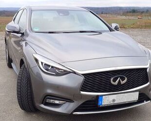 INFINITI Infiniti Q30 2.2d 4WD Premium 7-Gang Automatik Gebrauchtwagen