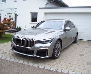 BMW BMW M760Li xDrive Merino/B&W/Panorama/V-Max 305/I. Gebrauchtwagen