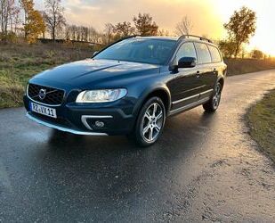 Volvo Volvo XC70 D5 AWD Summum Geartronic 2,4 L 5 Zylind Gebrauchtwagen