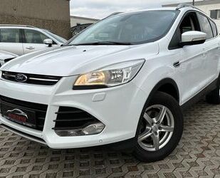 Ford Ford Kuga Titanium *Teilleder*Klimaautomatik*AHK*P Gebrauchtwagen