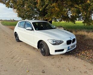 BMW BMW 116i - 5türig in weiß Gebrauchtwagen