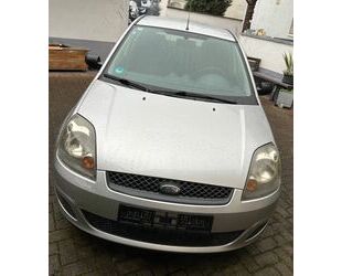 Ford Ford Fiesta 1,3 51 kW Ambiente Ambiente Gebrauchtwagen