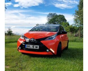 Toyota Toyota Aygo (X) 1,0-l-VVT-i x-cite 8 fach bereift Gebrauchtwagen