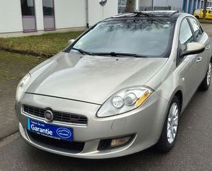 Fiat Fiat Bravo 1.4 16V T JET Emotion TÜV NEU SHZ Panor Gebrauchtwagen