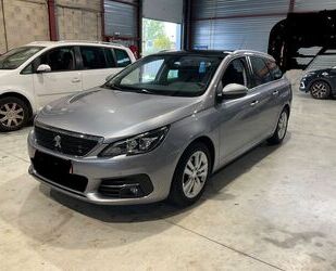 Peugeot Peugeot 308 SW 1.2 PureTech Navi Kamera Panoramad Gebrauchtwagen