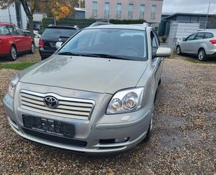 Toyota Toyota Avensis Kombi 2.0 D-4D Sol Gebrauchtwagen