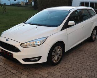 Ford Ford Focus Turnier Trend Klima AHK MULTI Standheiz Gebrauchtwagen