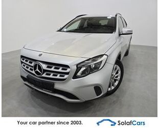 Mercedes-Benz Mercedes-Benz GLA 180 Command Navi 1/2 Sport-Leath Gebrauchtwagen