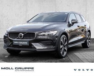 Volvo Volvo V60 Cross Country B4 AWD Plus ACC Pano LED Gebrauchtwagen