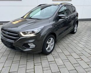 Ford Ford Kuga ST-Line Klima LED Navi Leder AHK AWD 1-H Gebrauchtwagen