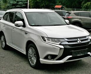 Mitsubishi Mitsubishi Outlander PHEV Plus 4WD+Xenon+360°+AHK+ Gebrauchtwagen