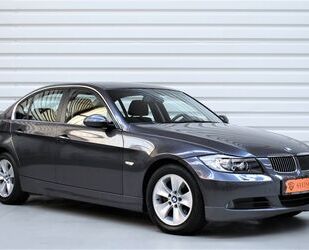 BMW BMW 325i + nur 29.200 km + Bi-Xenonscheinwerfer Gebrauchtwagen