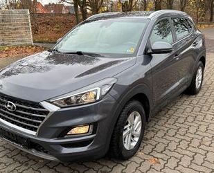 Hyundai Hyundai Tucson Trend 1.6 2WD*Navi*Kamera*SHZ* Gebrauchtwagen