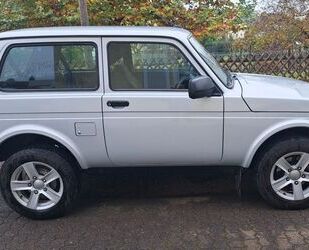 Lada Lada Niva Urban 4x4 Klima SHZ AHK TÜV neu, rostfr Gebrauchtwagen