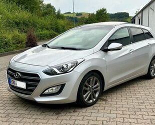 Hyundai Hyundai i30 1.6 CRDi 81kW Passion Passion Gebrauchtwagen