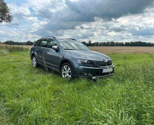 Skoda Skoda Octavia 1.8 TSI DSG 4x4 Scout Standheizung A Gebrauchtwagen