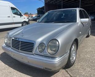 Mercedes-Benz Mercedes-Benz E 290 TD AVANTGARDE/AUTOMATIK/SHZ/TE Gebrauchtwagen