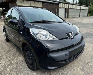 Peugeot Peugeot 107 Filou Automatik 1 Hand Gebrauchtwagen