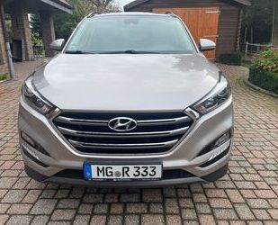 Hyundai Hyundai Tucson 2.0 CRDi 100kW Style 4WD*AHK*Panora Gebrauchtwagen