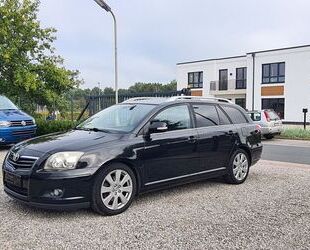 Toyota Toyota Avensis Kombi 2.0 VVT-i Aut.-KLIMA*NAVI*AHK Gebrauchtwagen