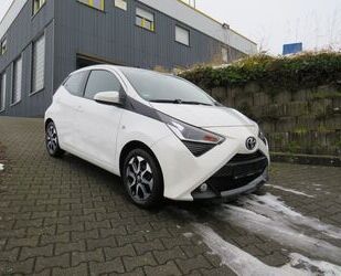 Toyota Toyota Aygo AYGO x-play*TeamD*Tempoma*Apple*Rückfa Gebrauchtwagen