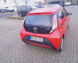 Toyota Toyota Aygo (X) 1,0-l-VVT-i x-play x-play Gebrauchtwagen