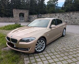 BMW BMW 530d - metallic, Panoramadach, Limousine Gebrauchtwagen