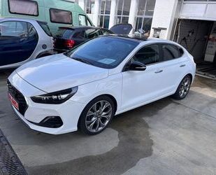 Hyundai Hyundai i30 1.4 T-GDI Premium Fastback Premium Gebrauchtwagen