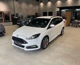 Ford Ford Focus Turnier 2.0 EcoBoost ST*TWA*AC-Stop*Kam Gebrauchtwagen