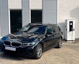 BMW BMW 330 e xDrive Touring Ahk Head-Up Sportsitze TO Gebrauchtwagen