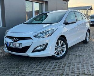 Hyundai Hyundai i30 cw FIFA Cup Edition 1HAND*AHK*R-KAM*NA Gebrauchtwagen