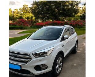 Ford Ford Kuga Titanium BI-XENON PANO Gebrauchtwagen