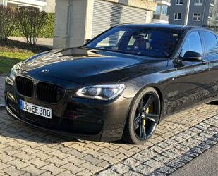 BMW BMW 750d xDrive - M-Paket individual SH Fond TV Gebrauchtwagen