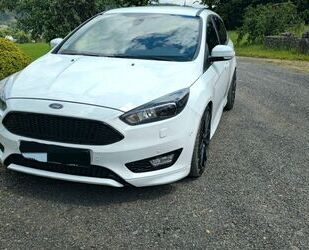 Ford Ford Focus ST Line 1,5 EcoBoost Bi-Xenon, LED, PDC Gebrauchtwagen