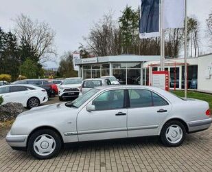 Mercedes-Benz Mercedes-Benz E240 * 1-Hand-Rentner* Automatik *1A Gebrauchtwagen