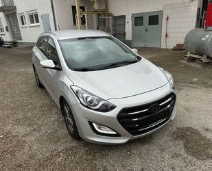 Hyundai Hyundai i30 blue 1.6 GDI Automatik Gebrauchtwagen