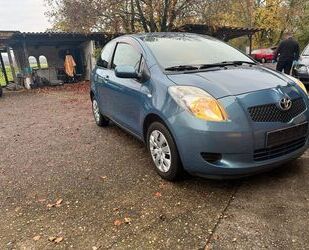 Toyota Toyota TOYOTA YARIS 1,3 sehr sparsam und gut für . Gebrauchtwagen