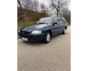 Ford Ford Escort 1.4 sehr wenig km! Gebrauchtwagen