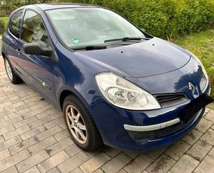 Renault Renault Clio Authentique 1.2 16V Eco2 48kW Authent Gebrauchtwagen