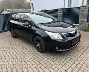 Toyota Toyota Avensis Kombi 1 HAND! TÜV NEU! EURO 5! Gebrauchtwagen