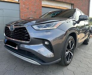 Toyota Toyota Highlander 2.5-l Hybrid Luxury *Pano* Gebrauchtwagen