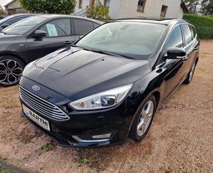 Ford Ford Focus Turnier Titanium, Navi, AHK, Bi-Xenon,W Gebrauchtwagen