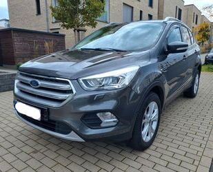 Ford Ford Kuga Titanium/Autom./1-Hand/Kamera/ Gebrauchtwagen