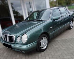 Mercedes-Benz Mercedes-Benz E 230 Klima.Limo.II Hand. Gebrauchtwagen