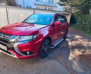 Mitsubishi Mitsubishi Outlander 2.4 MIVEC PLUG-IN HYBRID 4WD Gebrauchtwagen