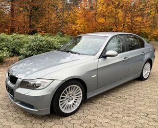 BMW BMW 320i ((( Navi+Xenon+Sportsitze+Alu 17