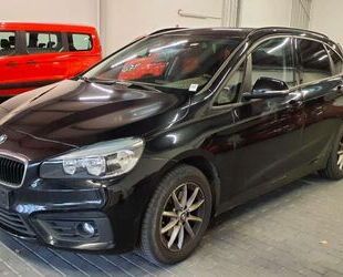 BMW BMW 218 Active Tourer Automatik Navi Alu AHK PDC Gebrauchtwagen