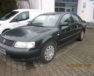 VW Volkswagen Passat 1.8 mit AHK Gebrauchtwagen