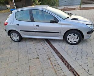 Peugeot Peugeot EIN 1 A TOP PEUGEOT 206 BENZINER 60 PS A Gebrauchtwagen